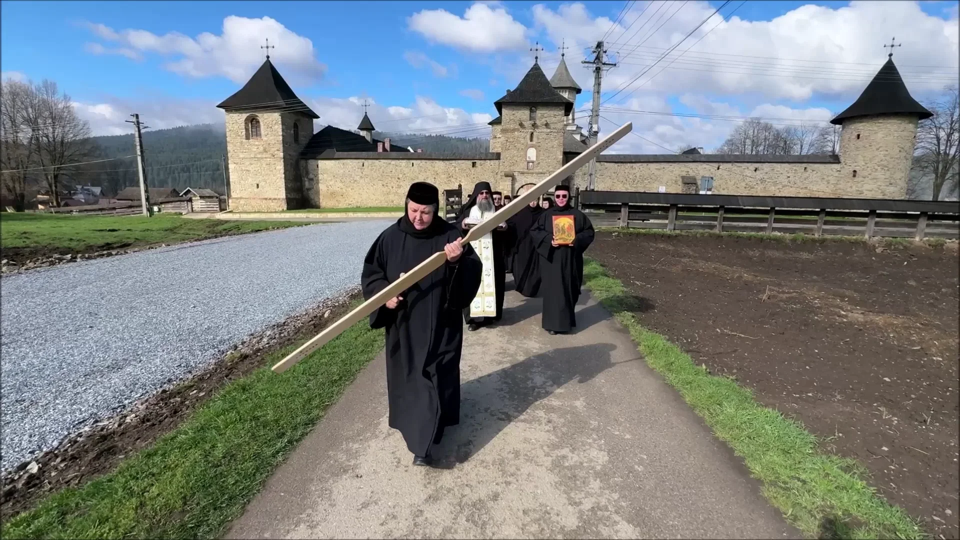 Tradiția procesiunii cu artosul, păstrată la Mănăstirea Moldovița