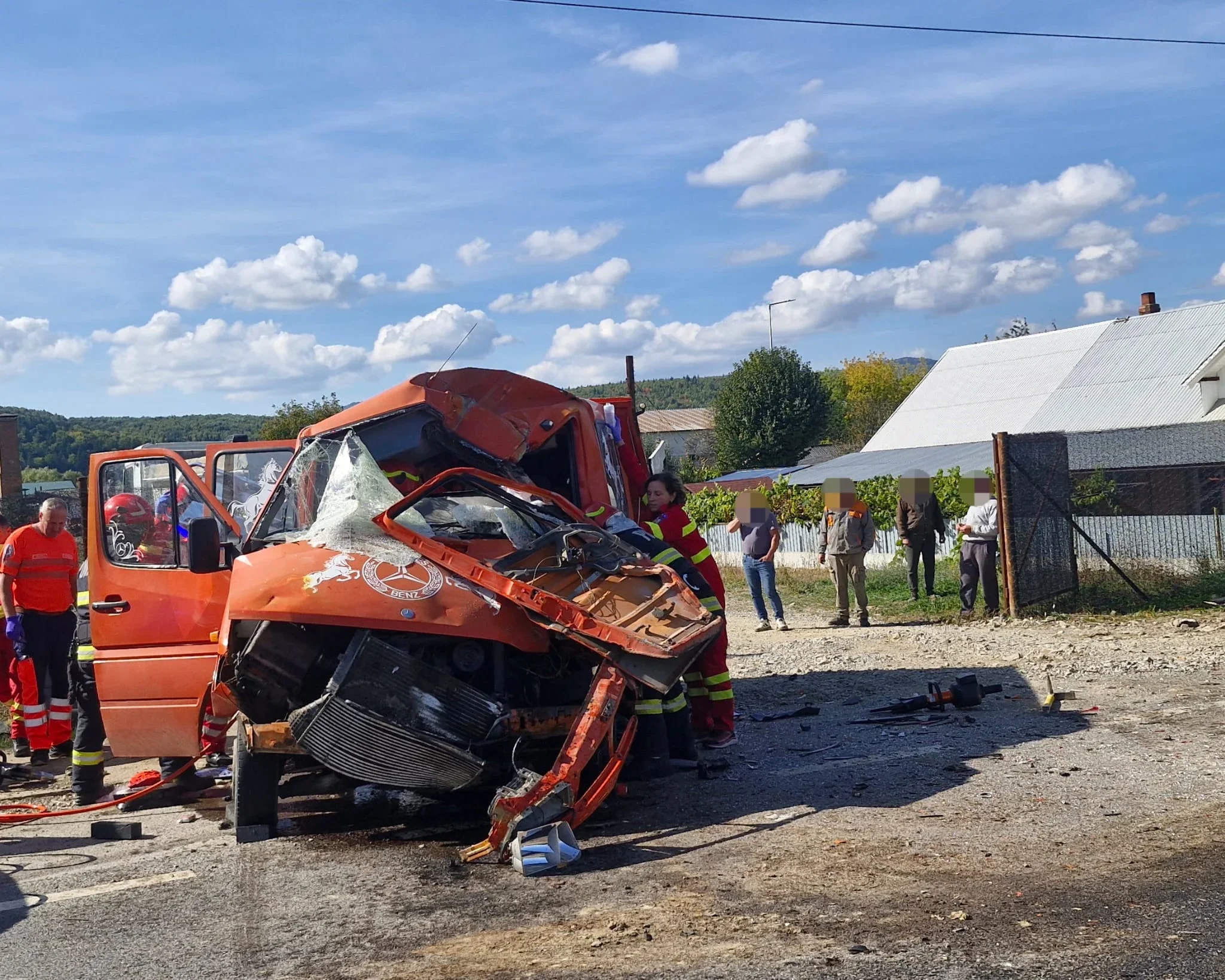 Șofer încarcerat după un grav accident rutier produs în județul Neamț