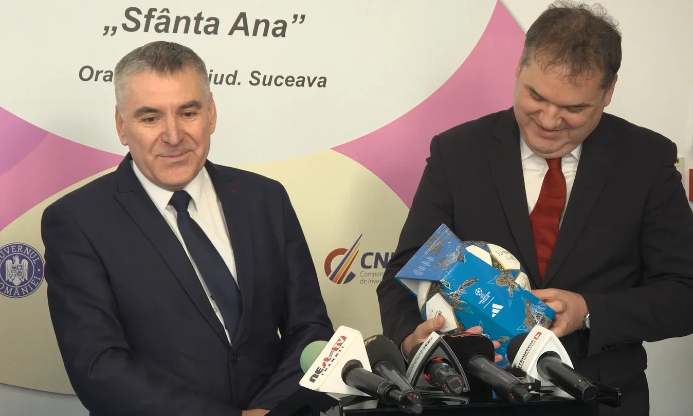 Cadou simbolic pentru ministrul Cseke Attila