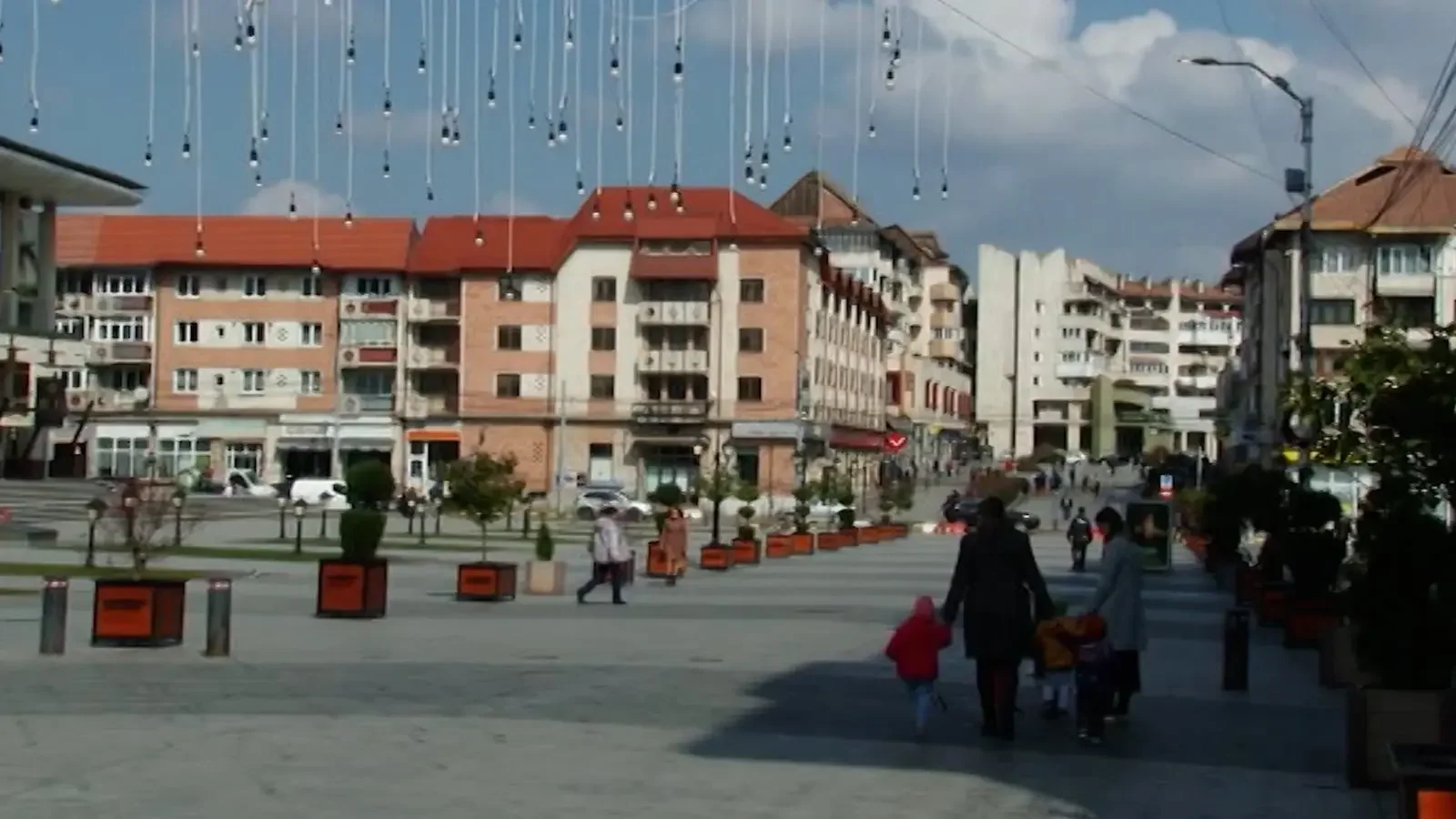 Zile libere plătite pentru părinți în cazul închiderii școlilor