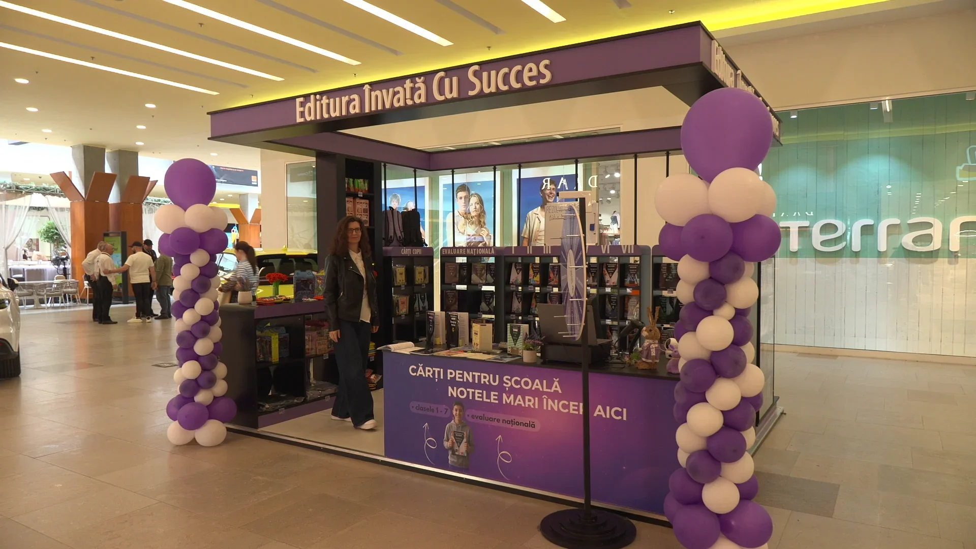 Editura „Învață cu Succes” a ajuns și în Iulius Mall Suceava