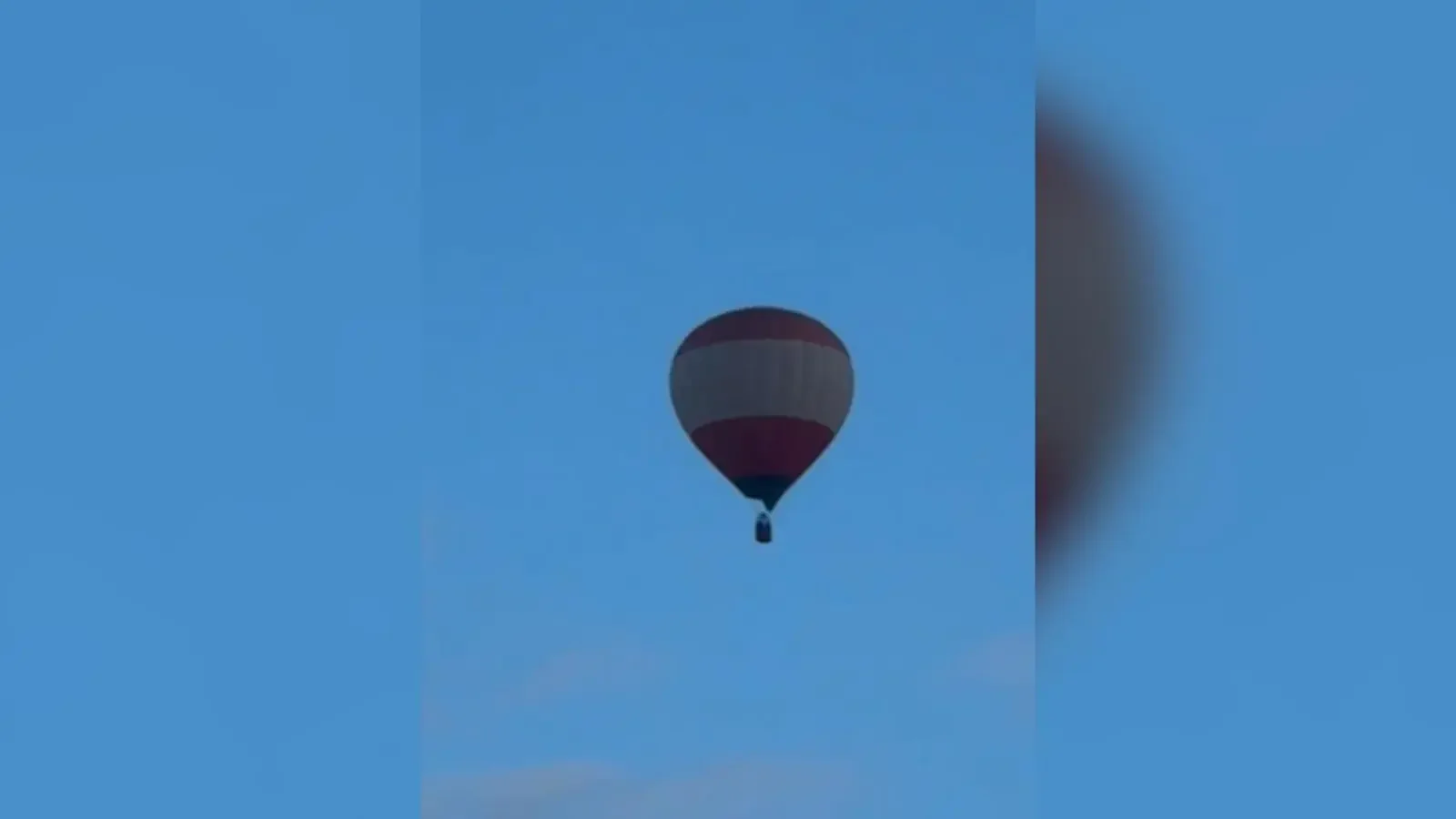 Alertă din cauza unui balon cu aer cald