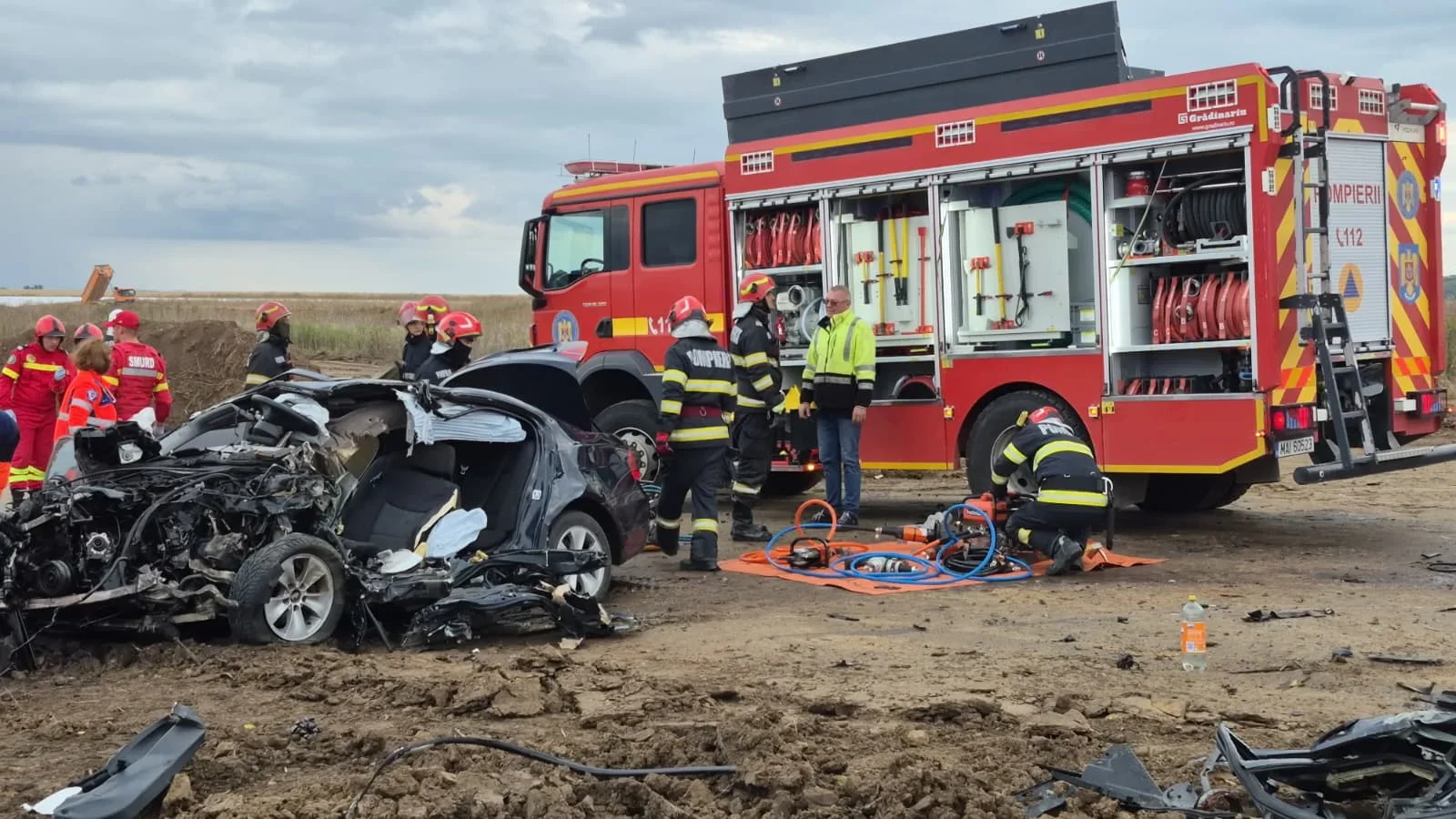 Trei persoane au decedat, iar alte trei au fost rănite într-un accident grav la Pașcani