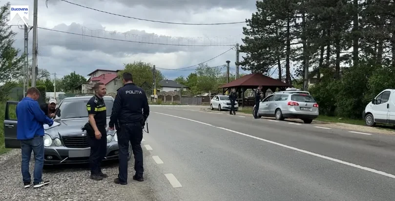Zeci de mașini, verificate tehnic de inspectorii RAR la Adâncata