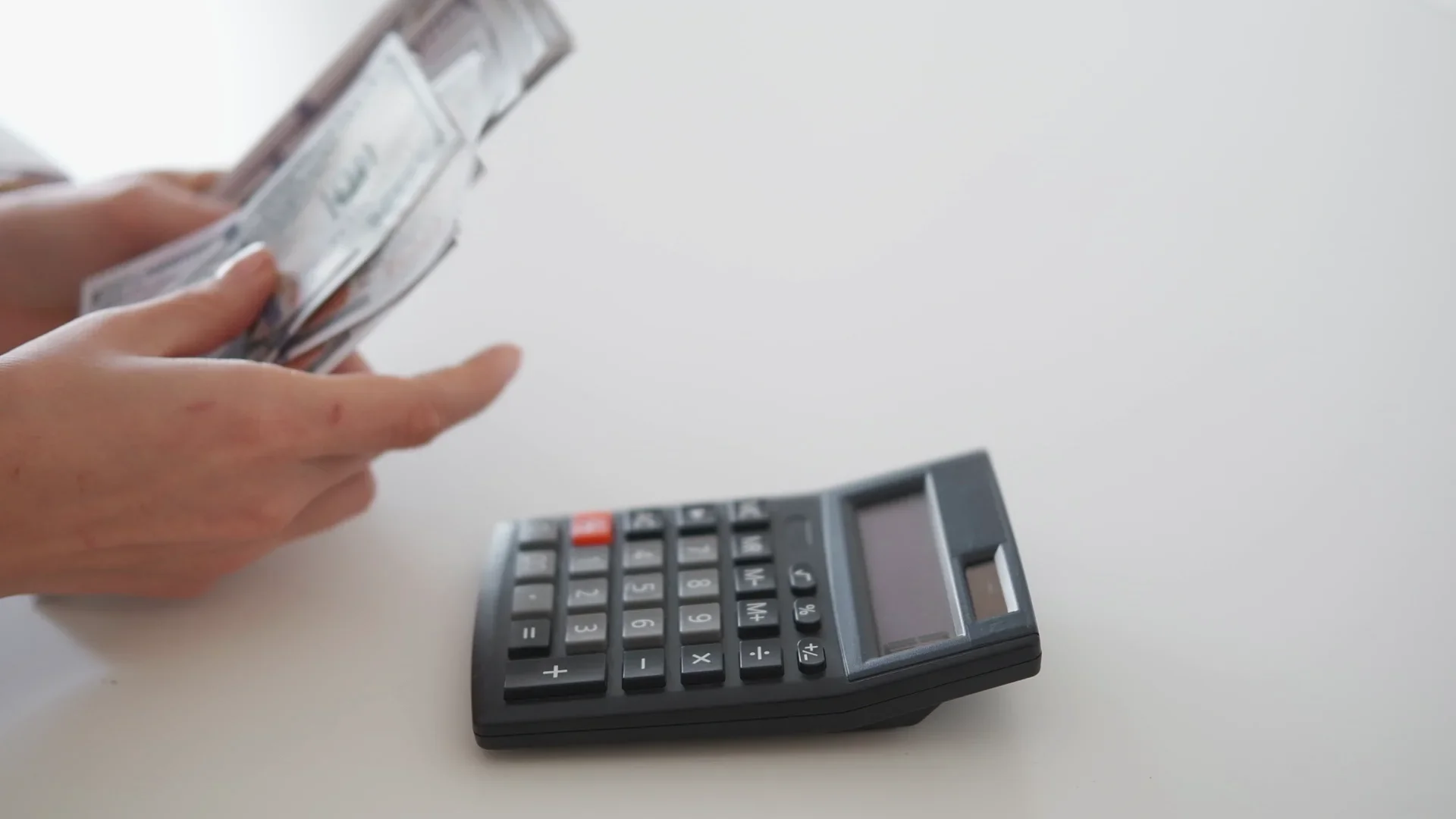 AUR critică întârzierea bugetului de stat