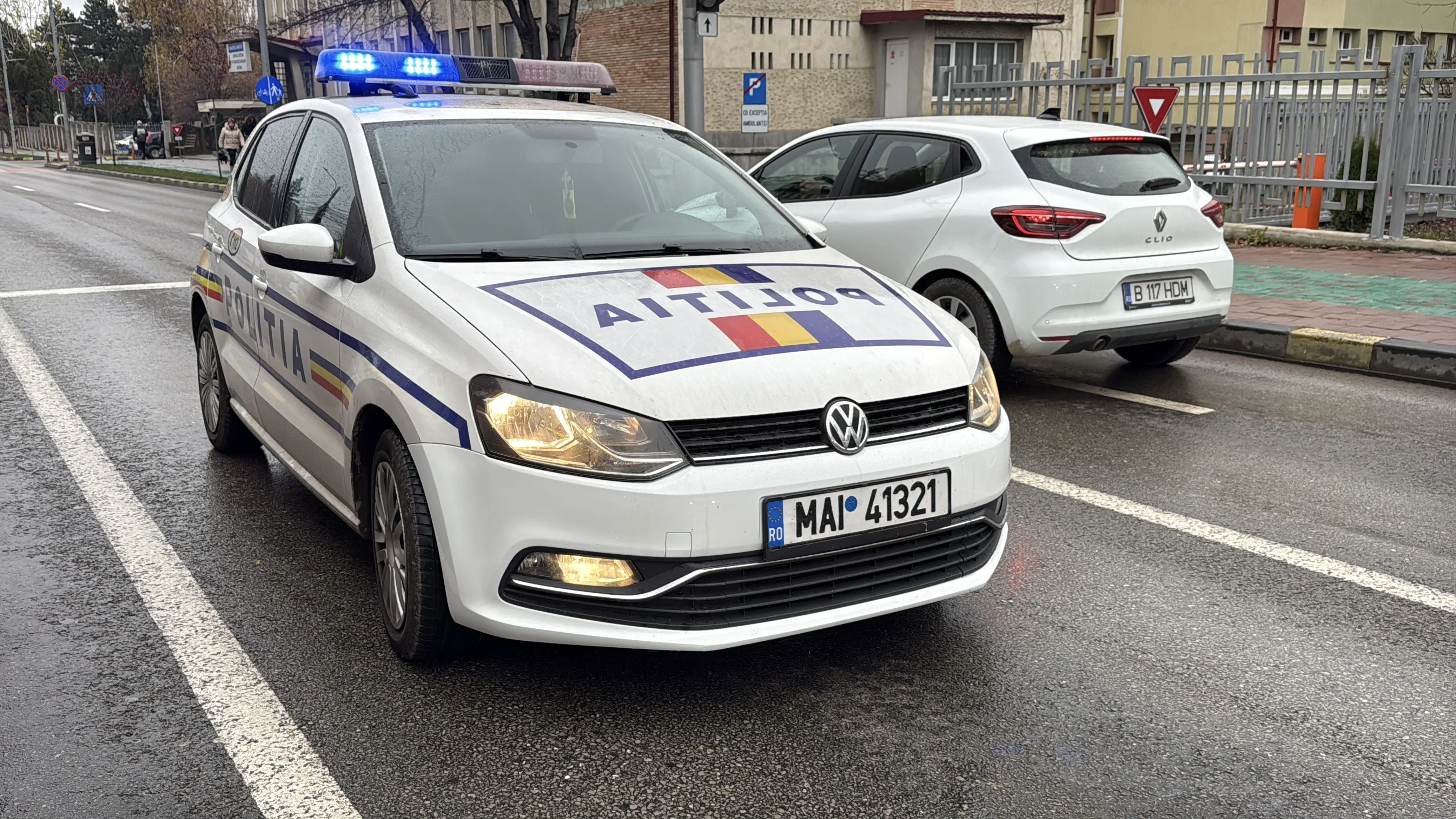 Un bărbat de 57 de ani, prins la volan beat și fără asigurare la mașină