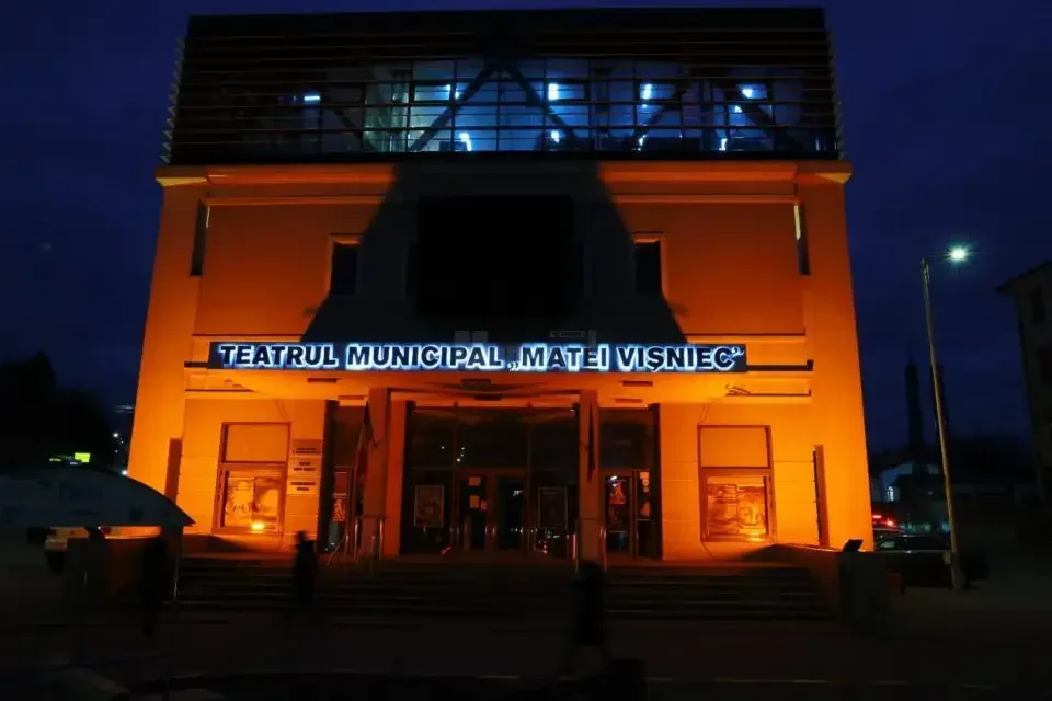 Teatrul Municipal va fi luminat în culoarea dedicată speranței