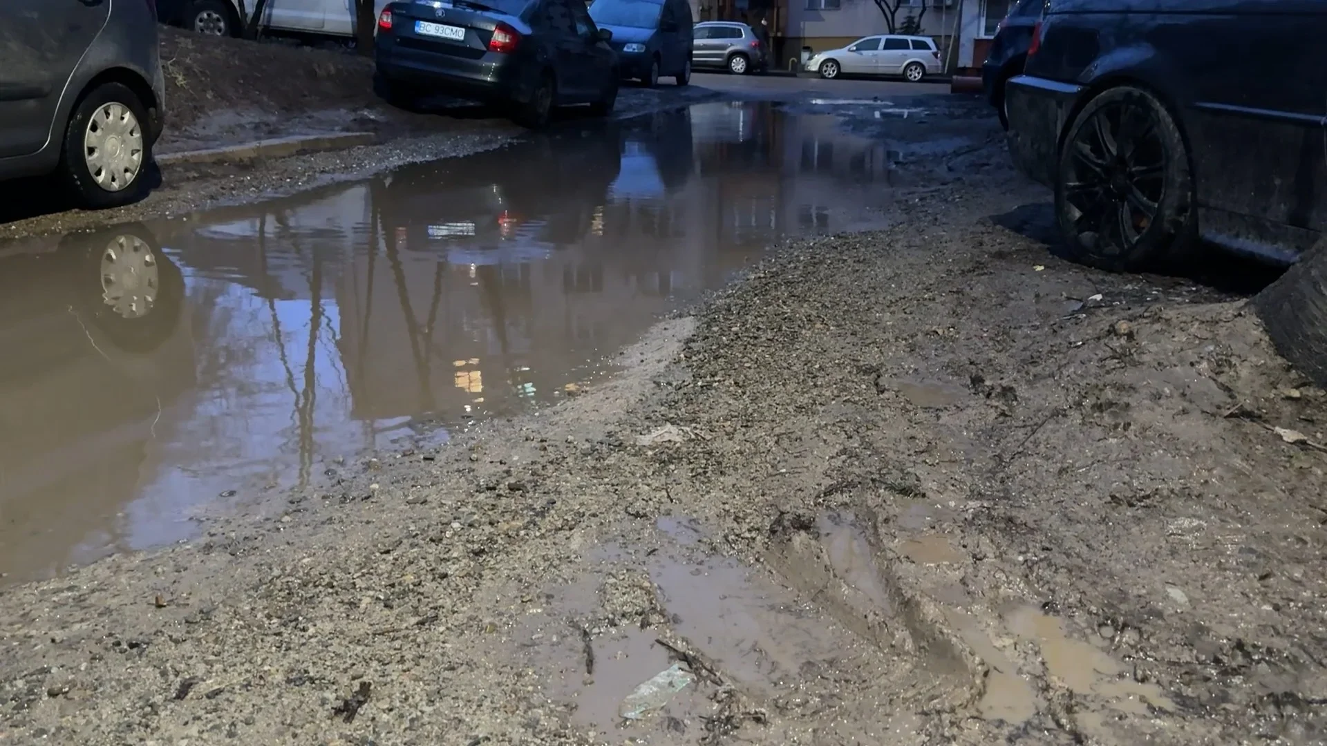 O stradă din Obcini stârnește revoltă în rândul locatarilor