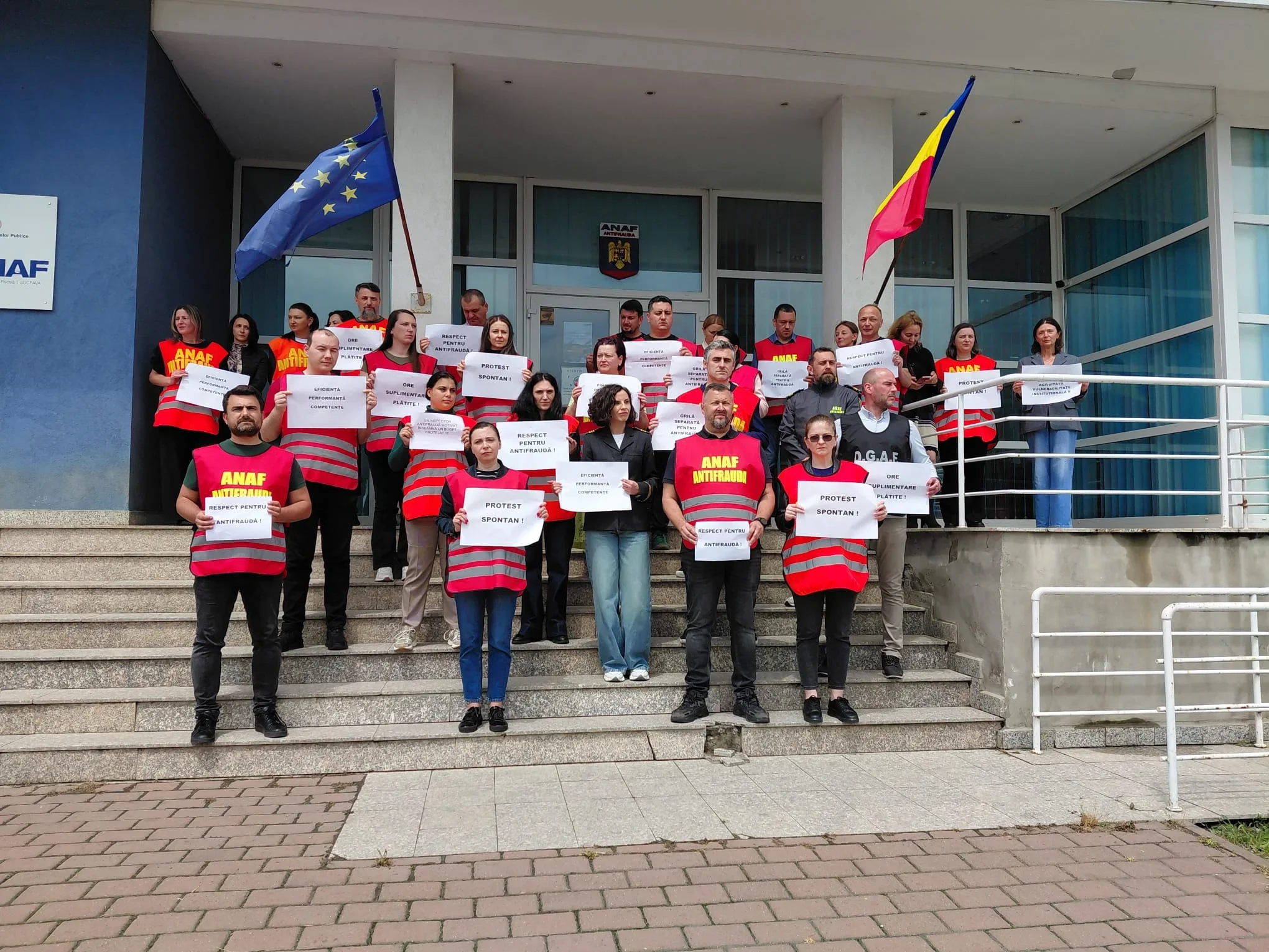 Proteste masive la instituțiile statului, din cauza legii salarizării