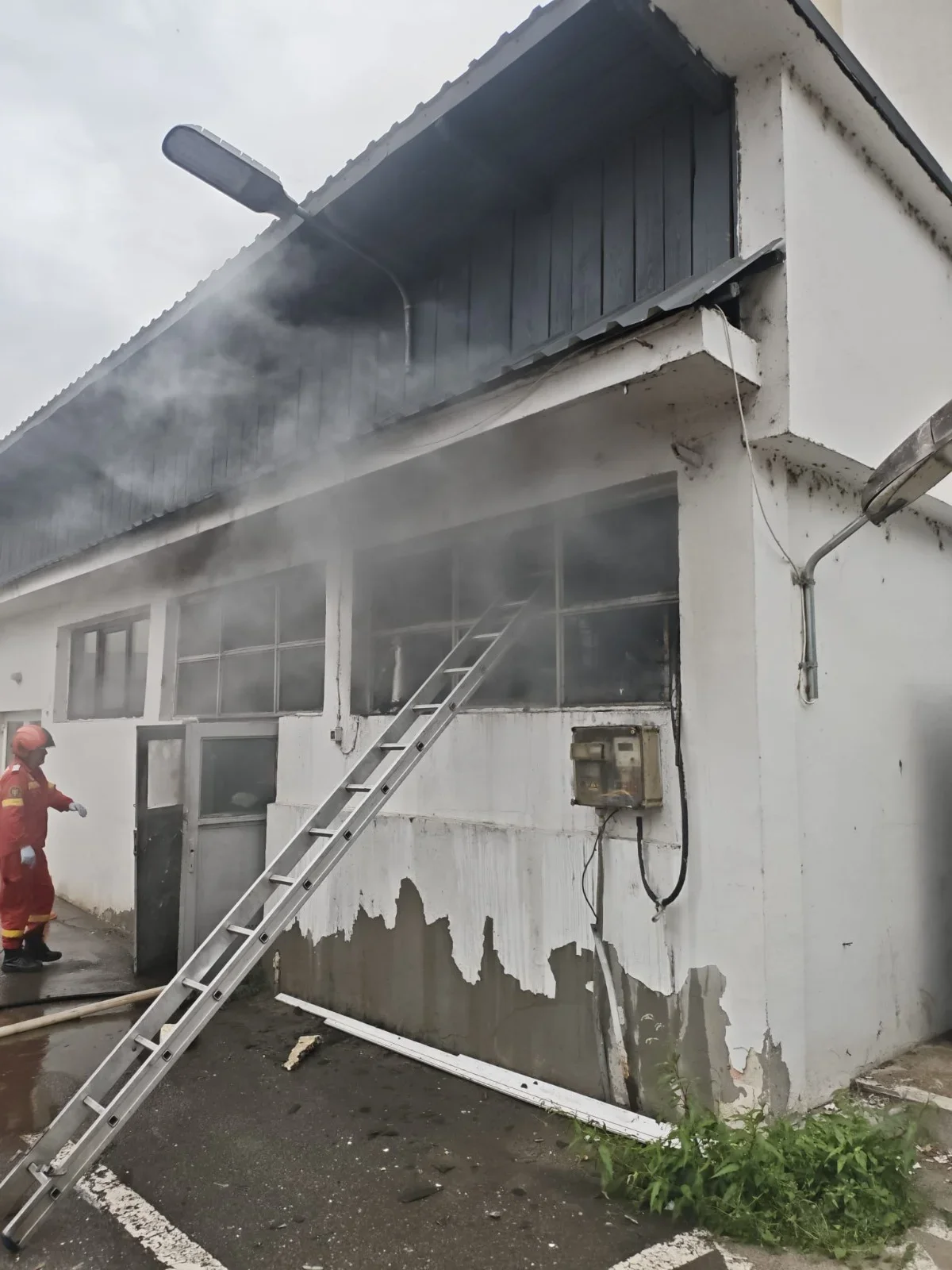 Incendiu la camera tehnică a Spitalului orășenesc din Gura Humorului