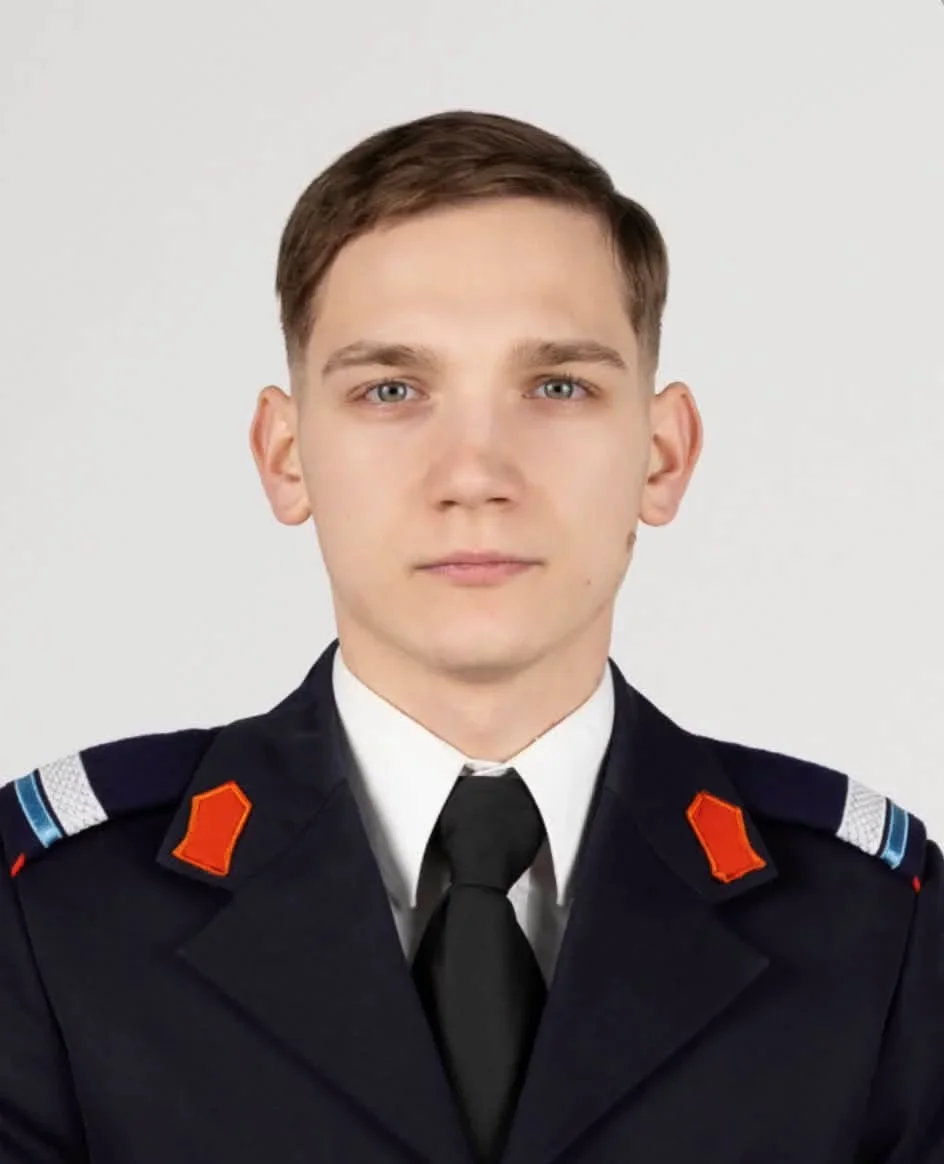 Absolvent al Colegiului Militar, admis al doilea la Aviație
