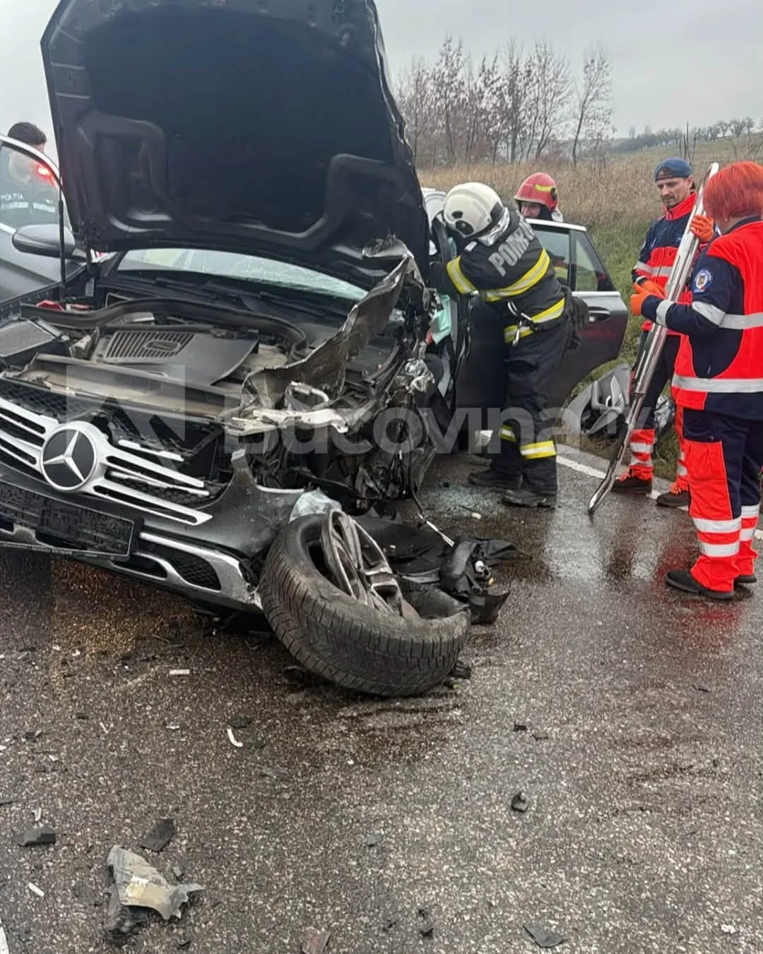 Șoferiță încarcerată după un accident la Bunești