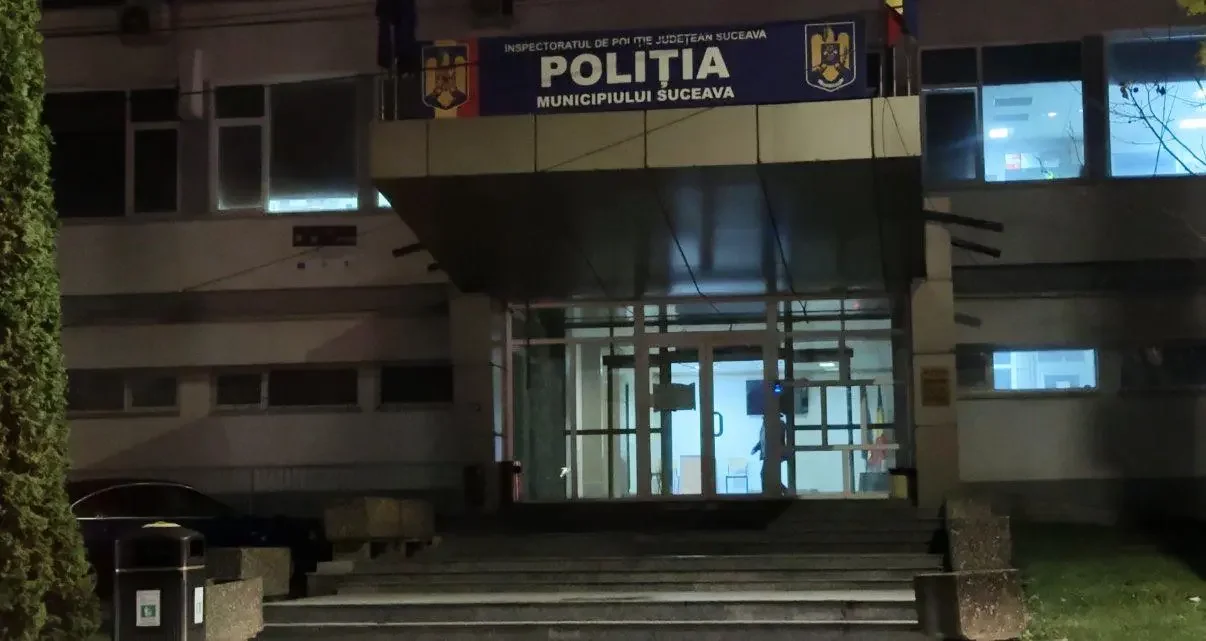 Dispozitiv de înregistrare descoperit de un electrician în biroul șefului Serviciului Poliției Rutiere Suceava