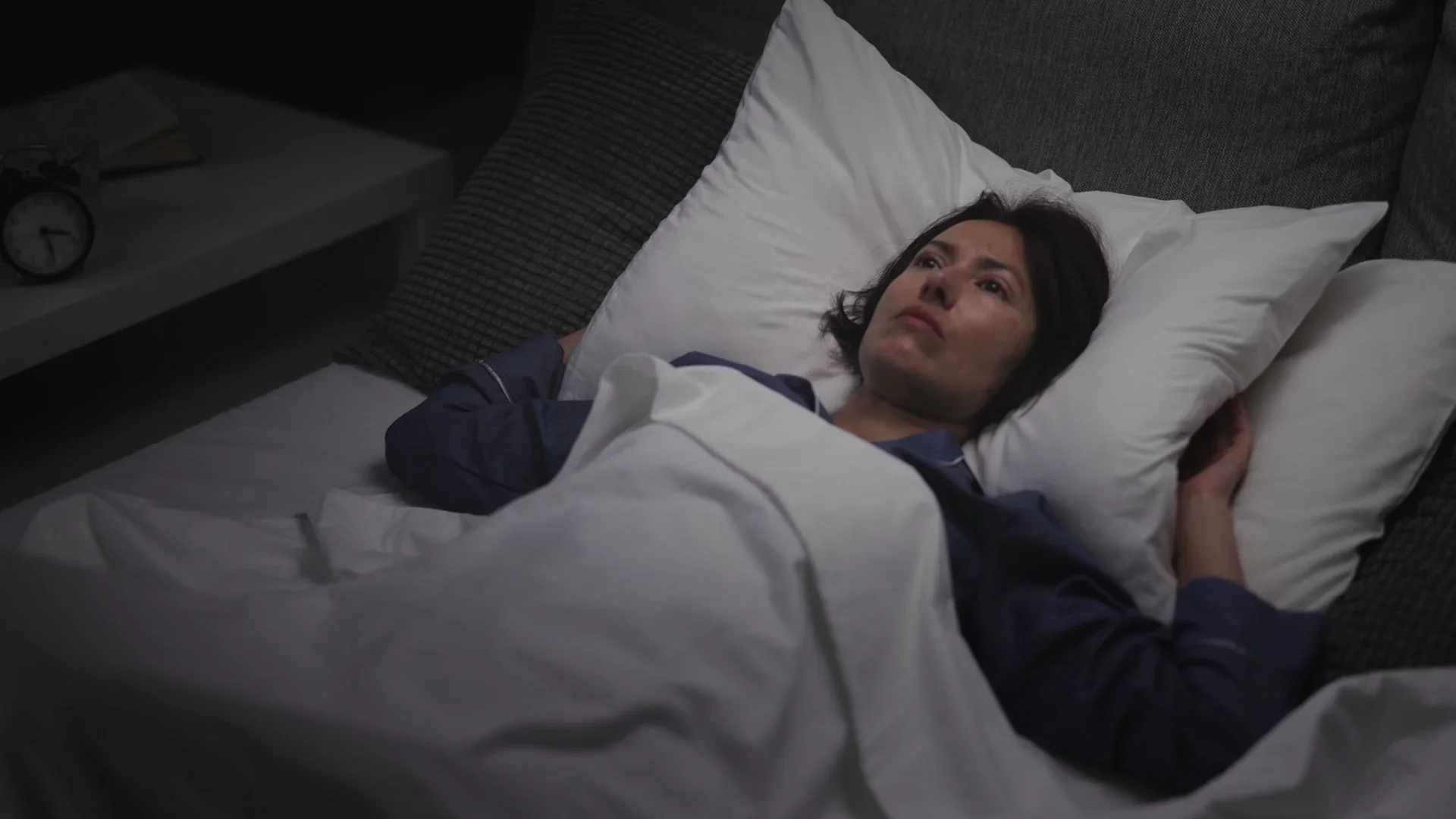 Problemele financiare afectează somnul românilor