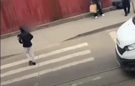 Trend periculos pe zebră, la Iași: „provocarea” din online, în vizorul poliției