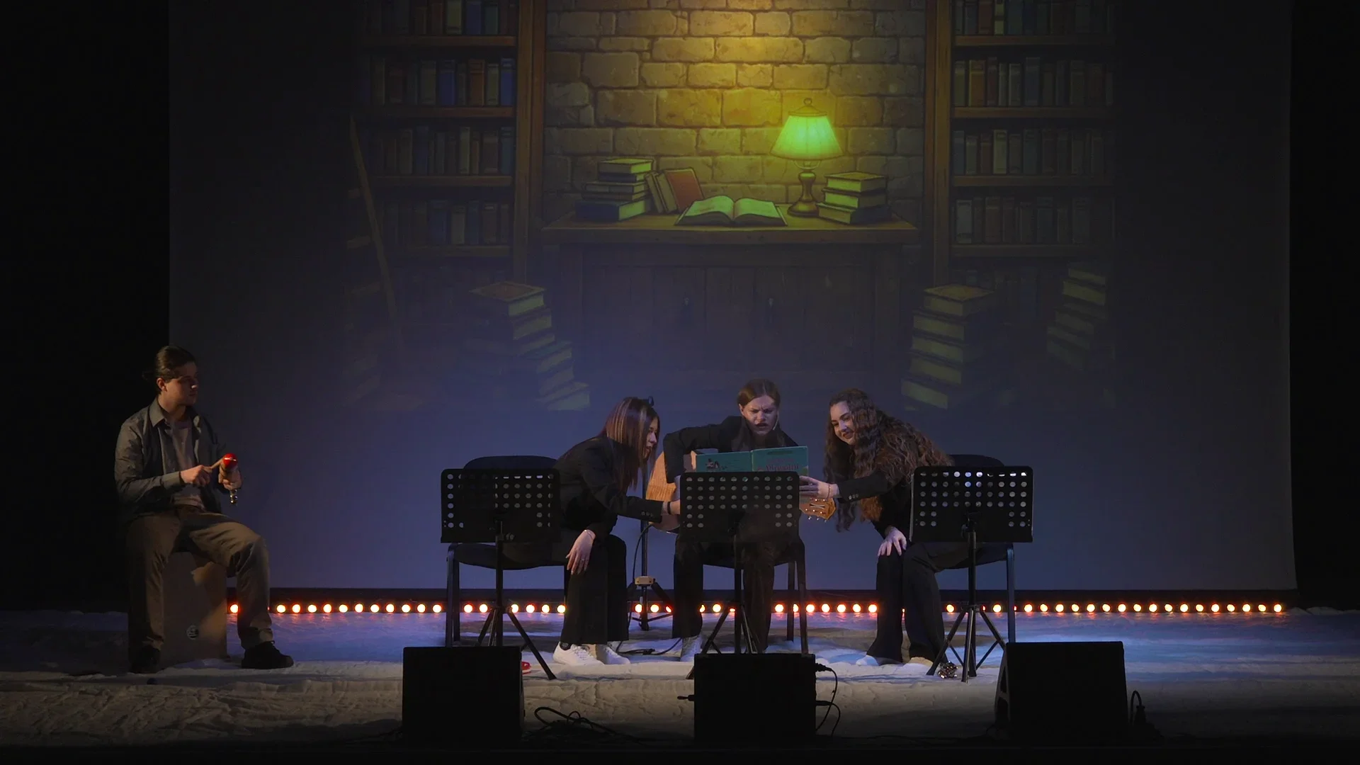 Premiera spectacolului „Pinguini”, pusă în scenă de Teatrul Fabulinus