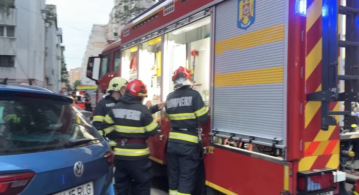 O oală uitată pe aragaz a alertat salvatorii la Suceava