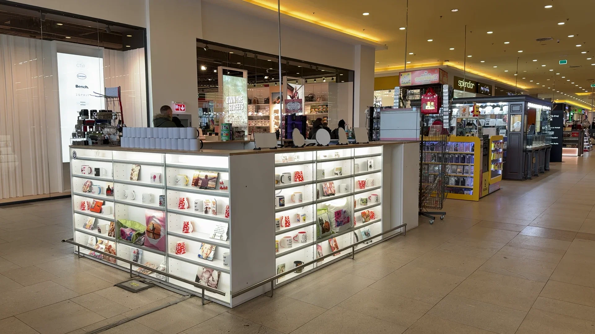 Cadouri personalizate, în luna iubirii, la Iulius Mall Suceava