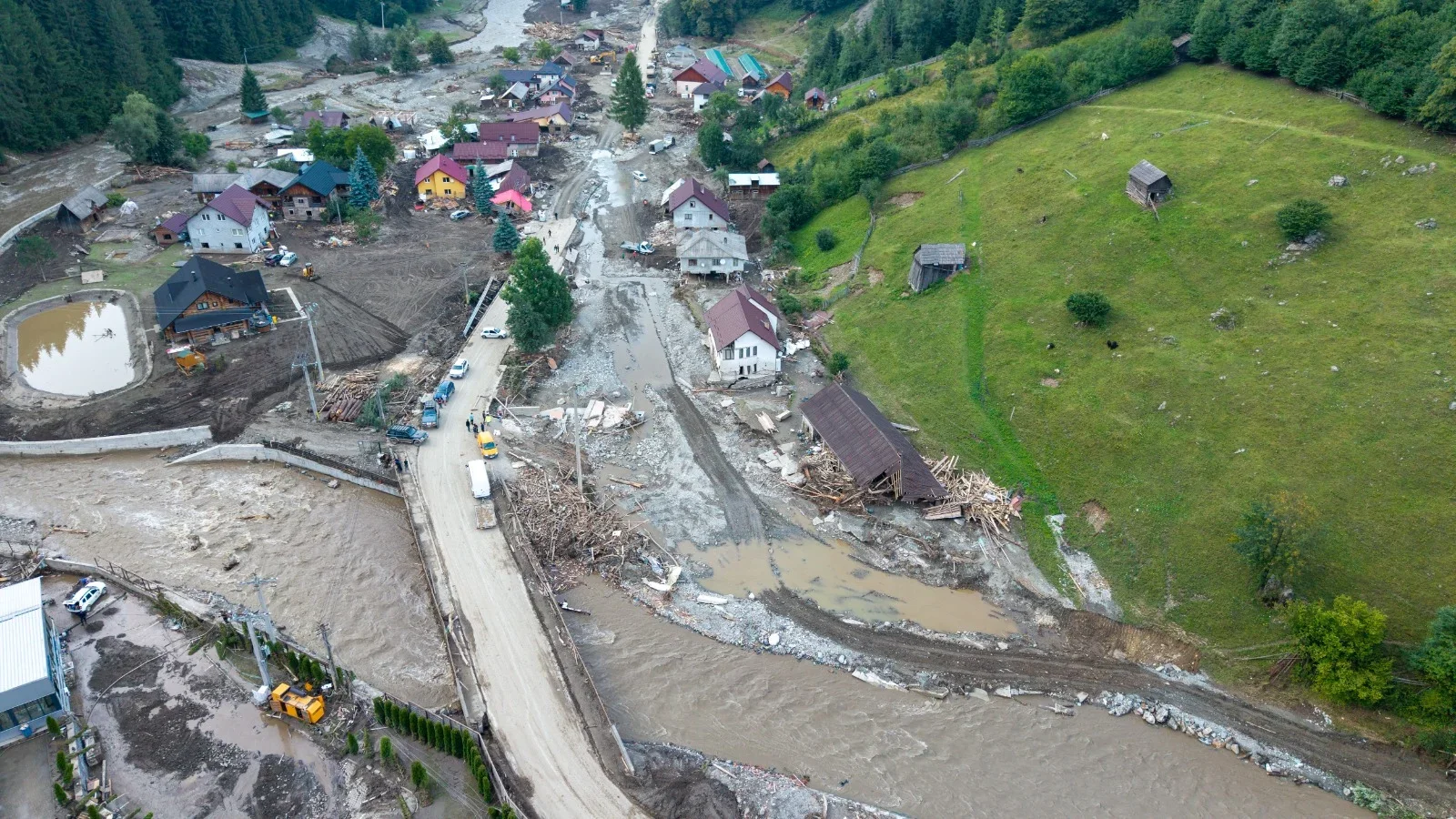184 de milioane de lei pentru drumurile distruse de inundații