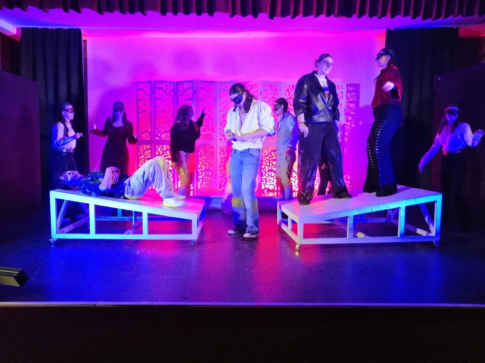 Teatrul Birlic prezintă piesa ,,Romeo și Julieta” la Suceava, Iași și Botoșani