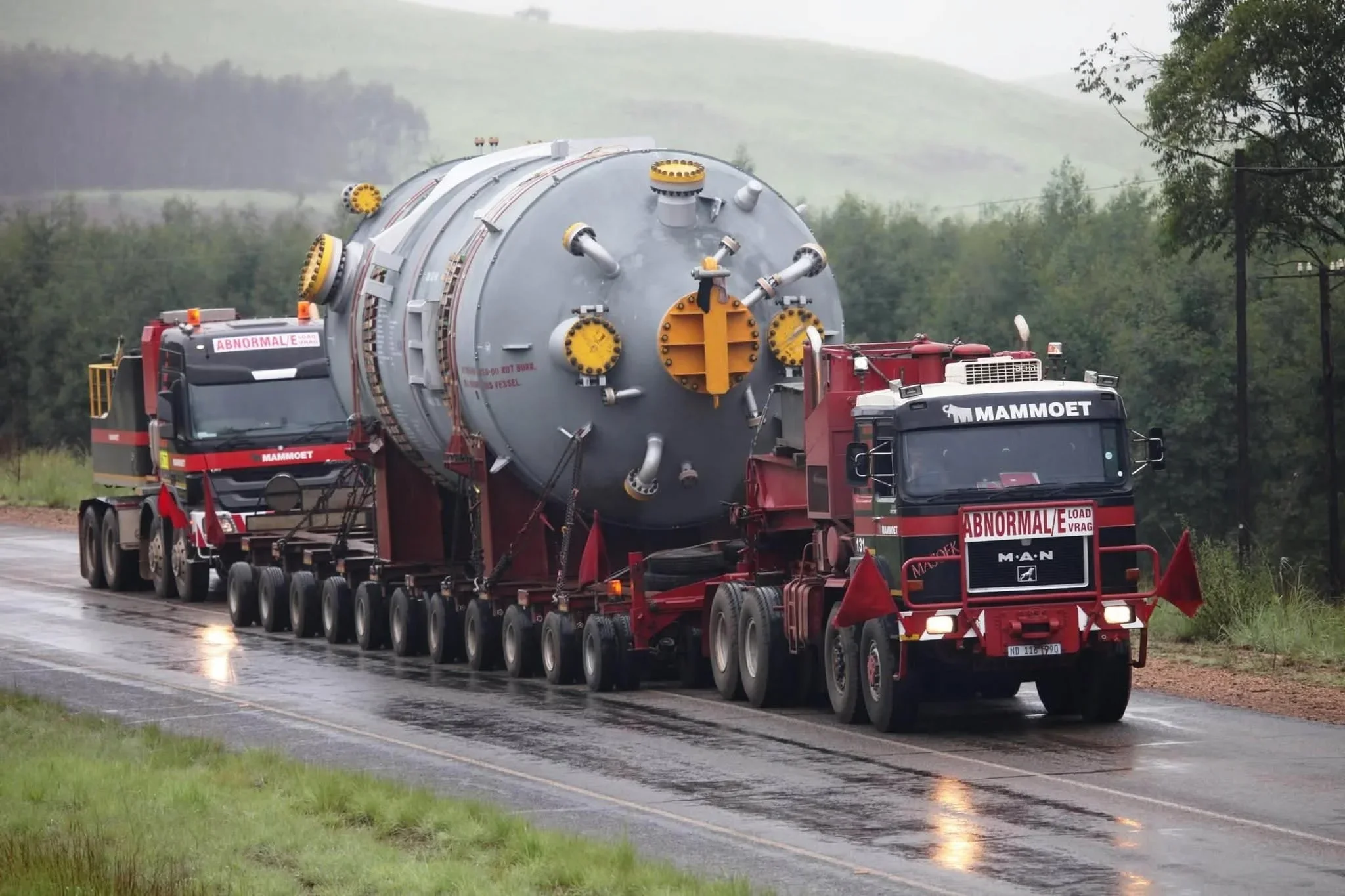 Un convoi agabaritic de dimensiuni mari va trece duminică seară prin Fălticeni