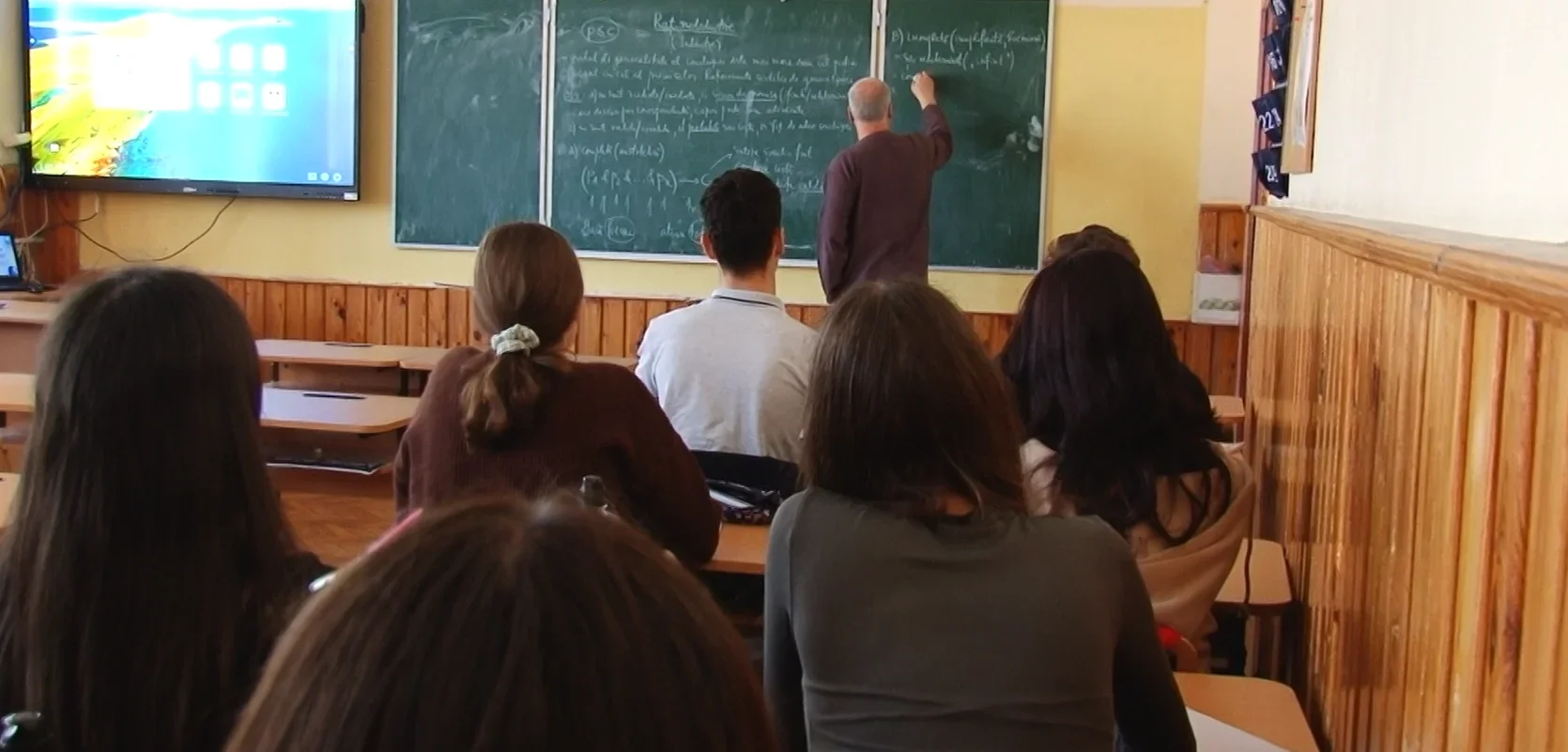 Adolescenții pot lucra legal de la 16 ani