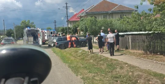 Două autoturisme implicate într-un accident rutier la Bogdănești