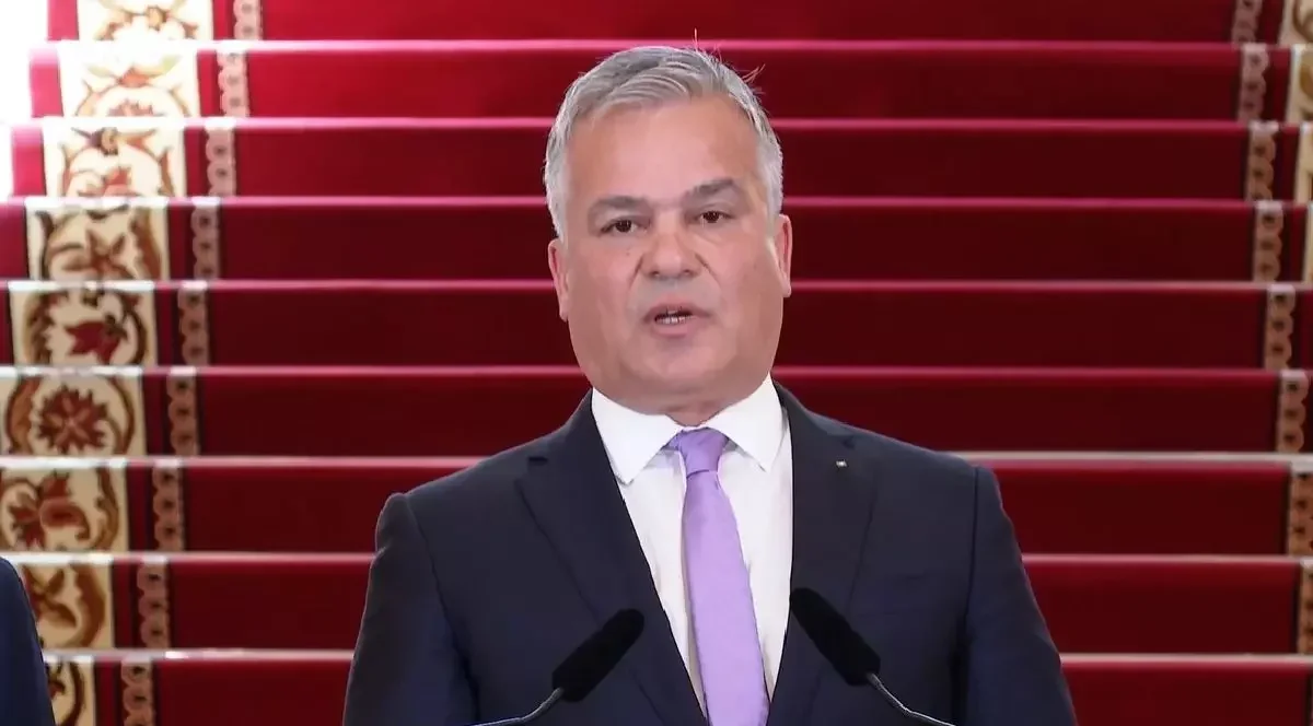 Premierul desemnat, aproape necunoscut