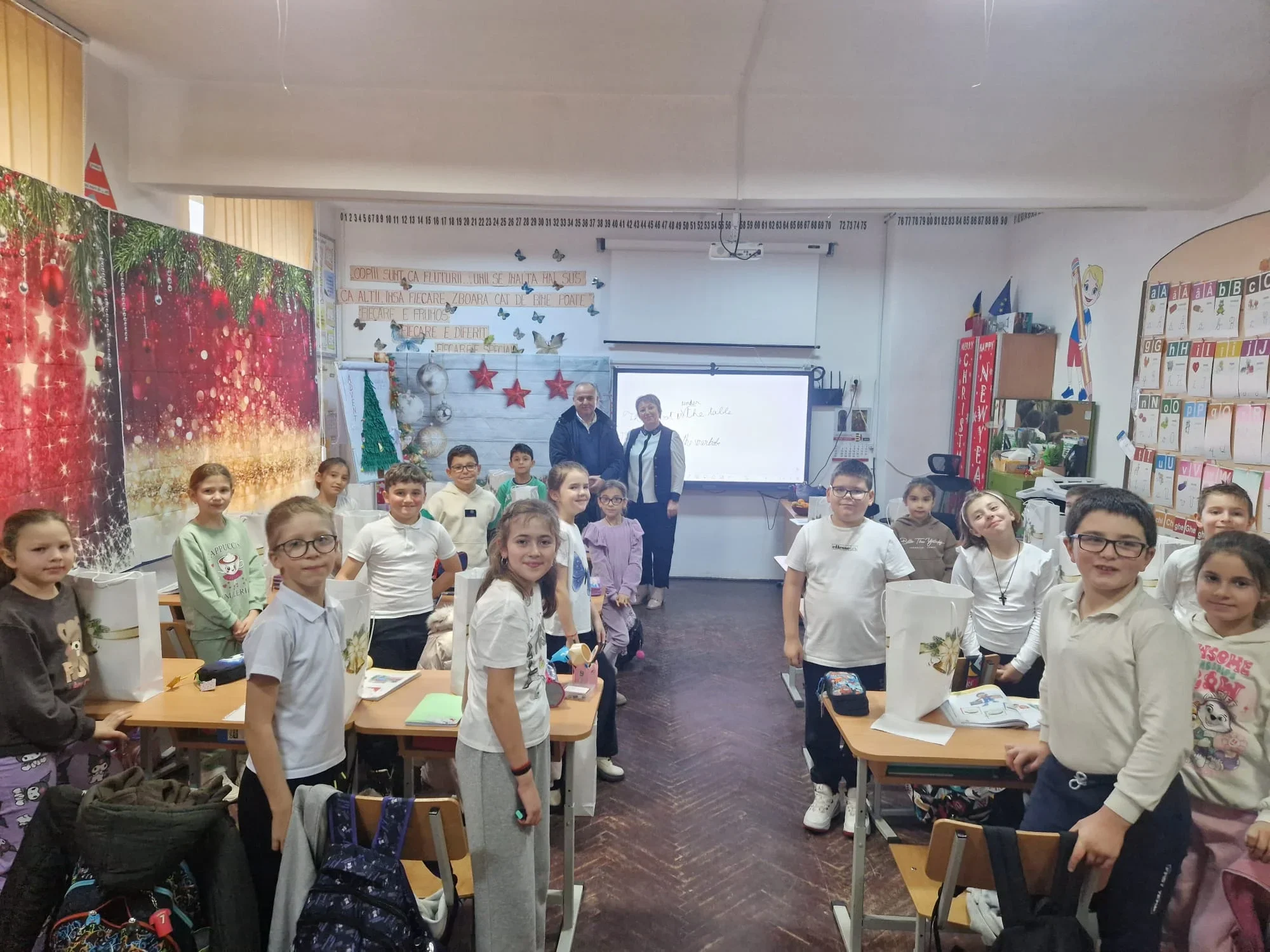 Dan Chidoveț a oferit cadouri copiilor din Dărmănești