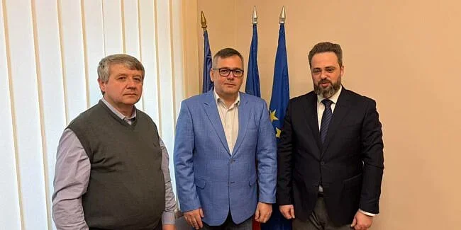 Problemele și nevoile comunității ucrainene discutate cu administrația județeană