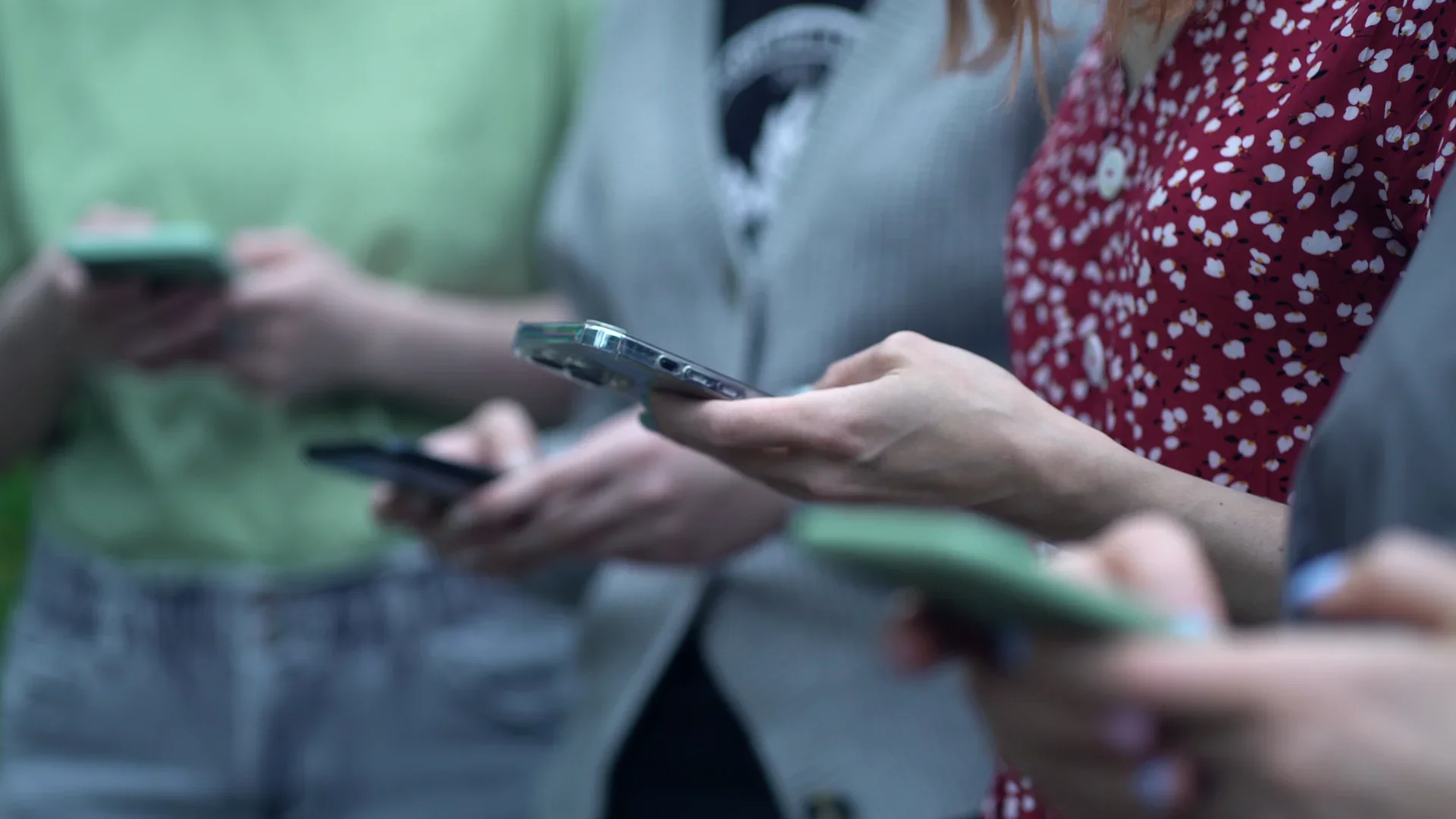 Câte ore petrec sucevenii pe telefon?