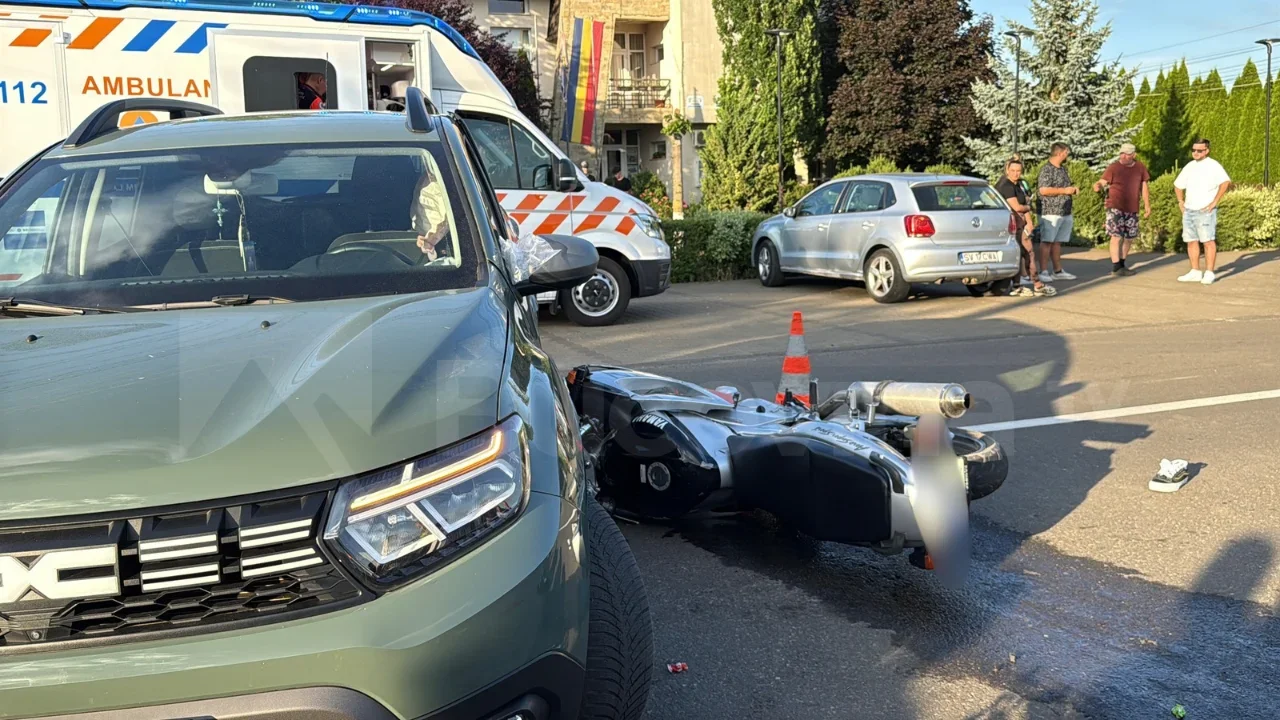 Accident rutier între un autoturism și o motocicletă, joi seară, în comuna Moara