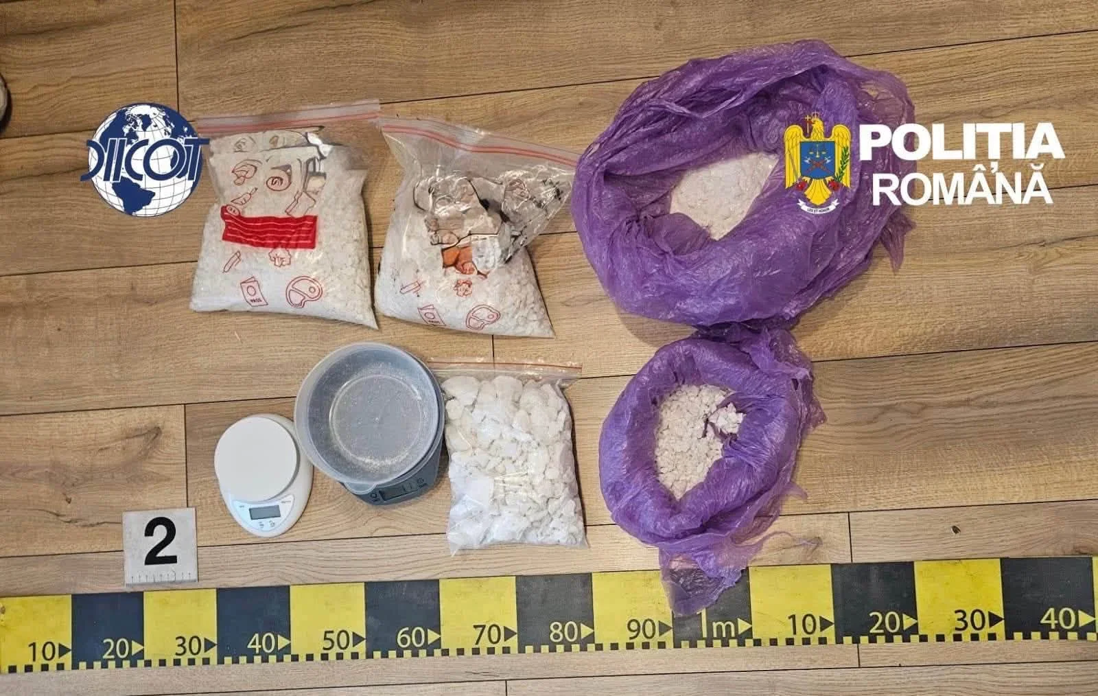 Cum ajung drogurile în marile festivaluri din România; interviu cu un expert antidrog