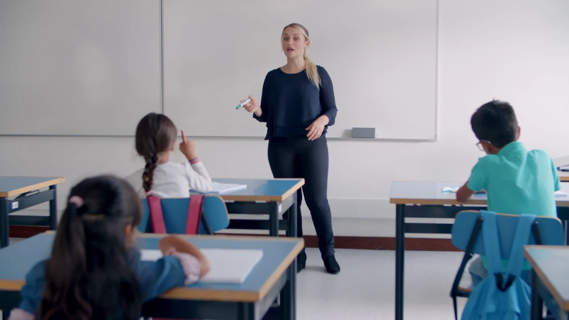 41 de directori rămân la conducerea școlilor sucevene