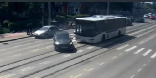Accident provocat de o neacordare de prioritate la Iași