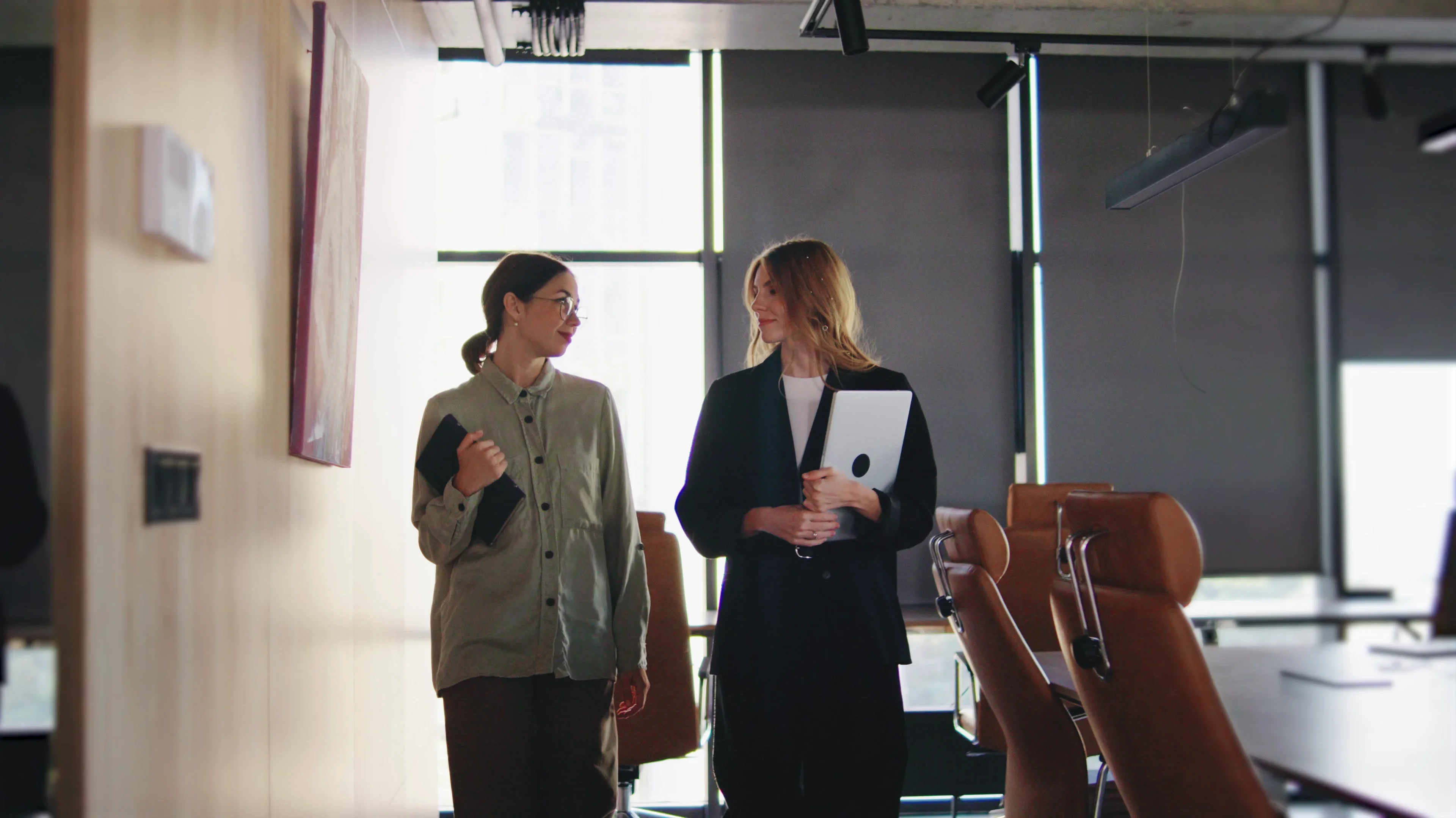 Programul „Femeia antreprenor” revine