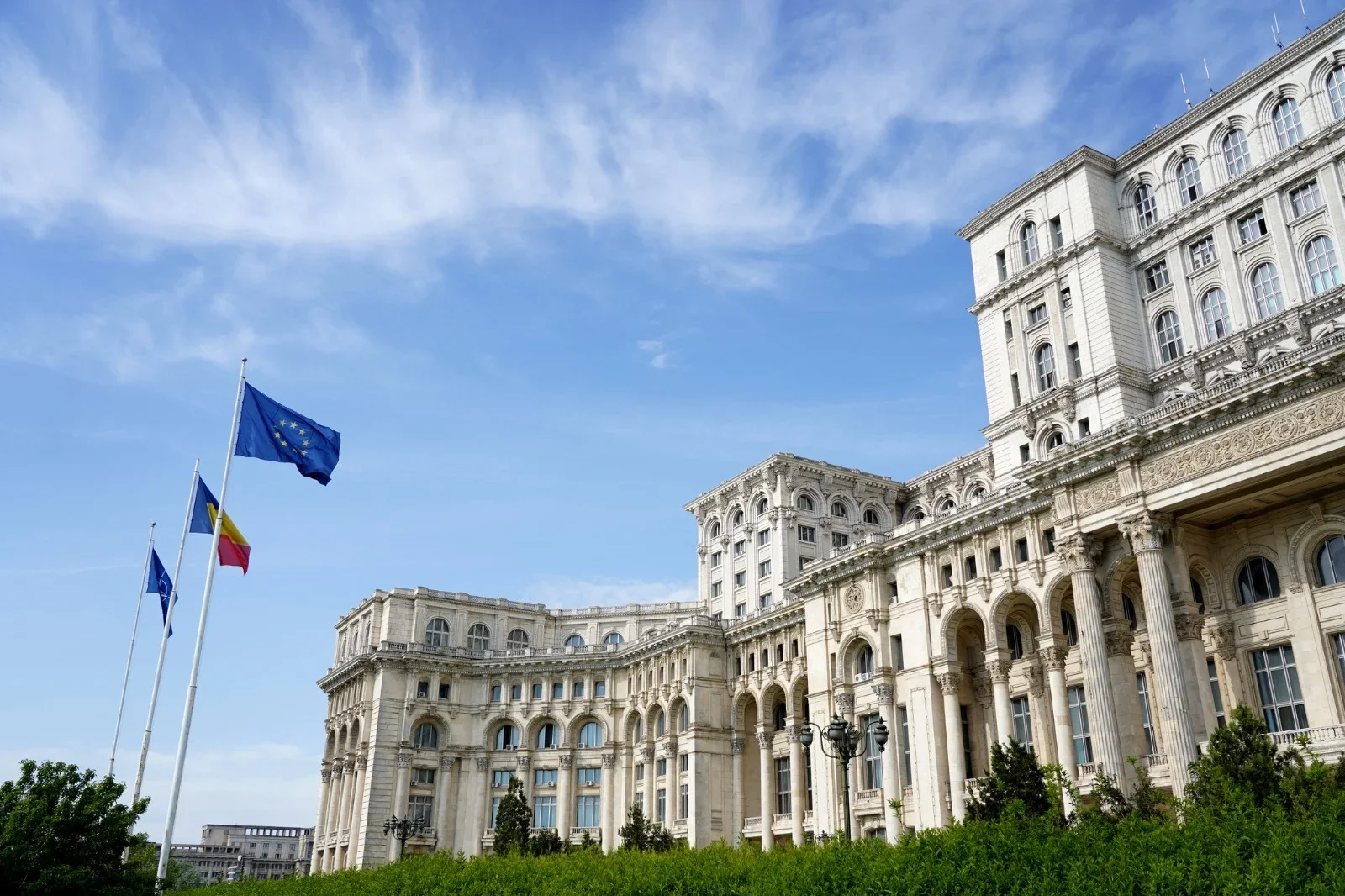 Marea pacoste, marea durere, este raportul între ce primește un ales al neamului și ce lucrează!