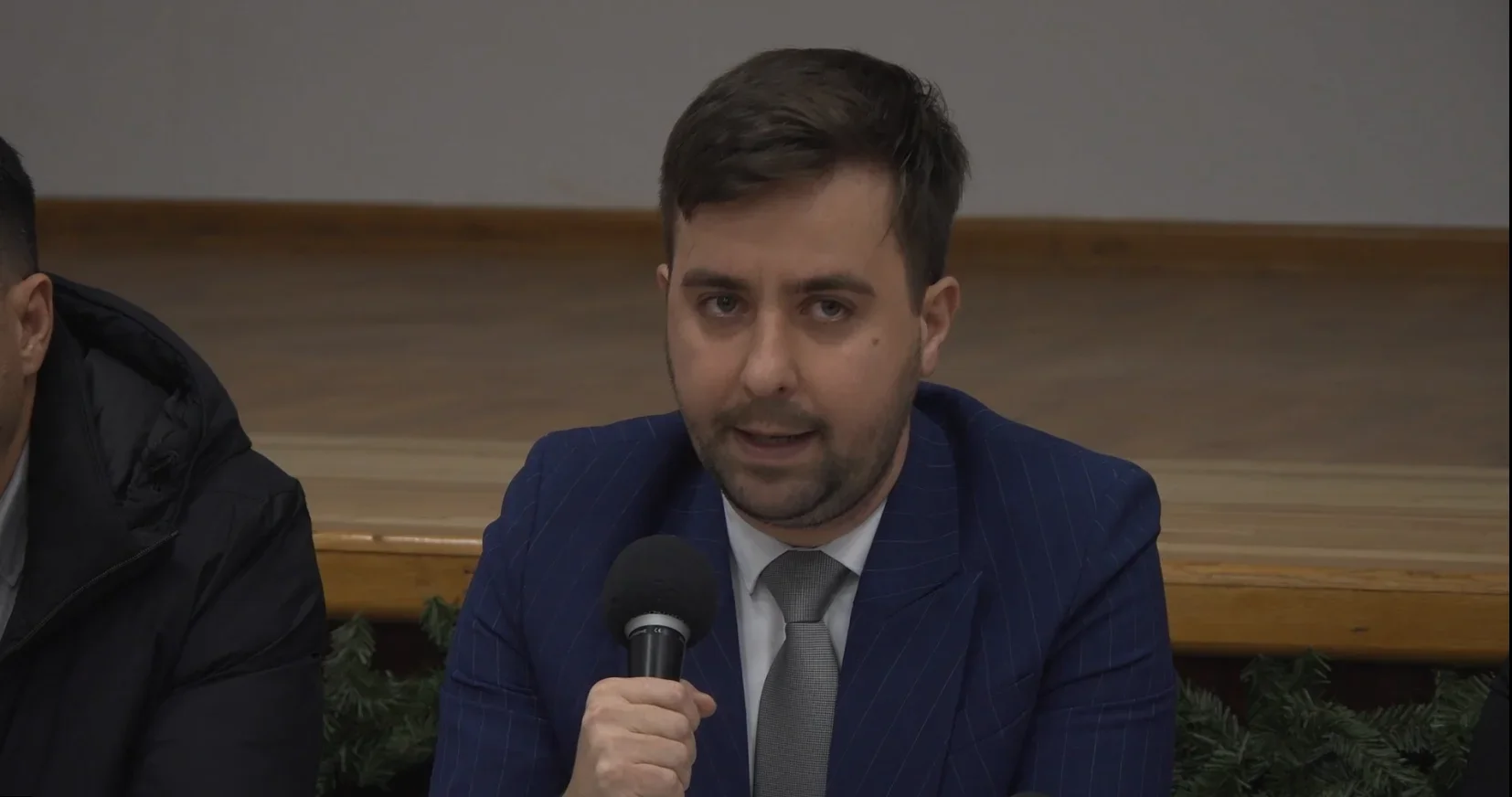 Posibila suspendare a primarului din Salcea prinde contur