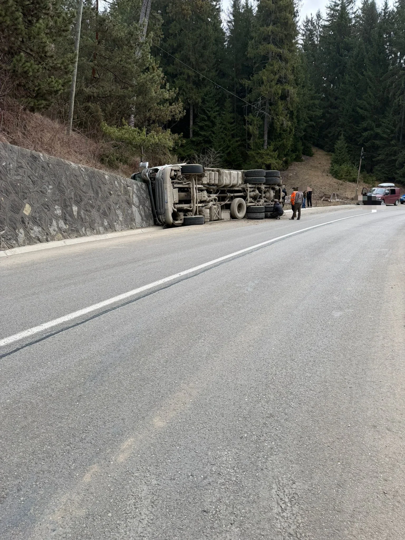 Două persoane rănite într-un accident