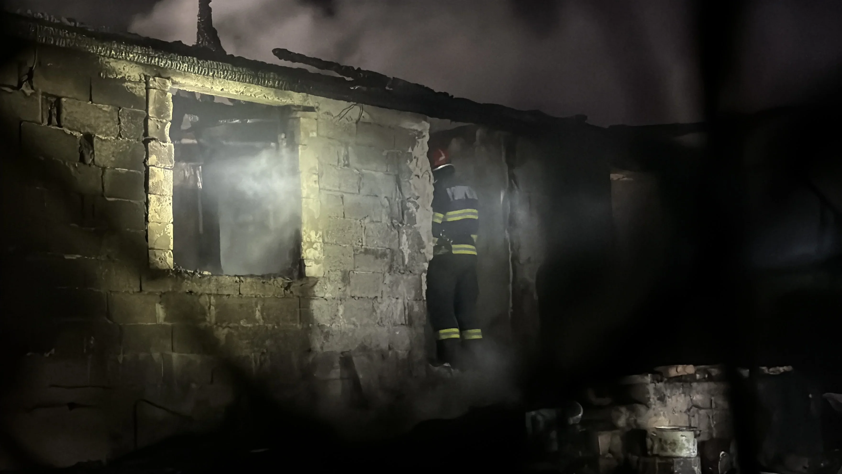 Minoră de 15 ani decedată într-un incendiu, la Ilișești