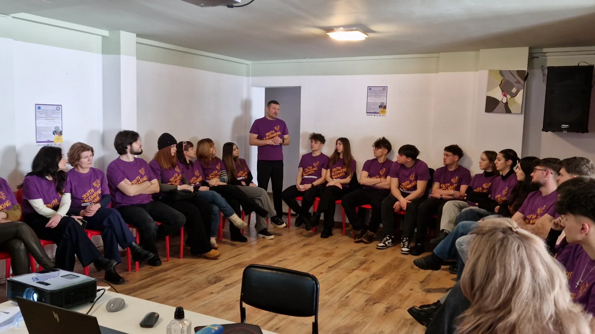 Tineri și autorități, în dialog pentru dezvoltarea comunităților locale